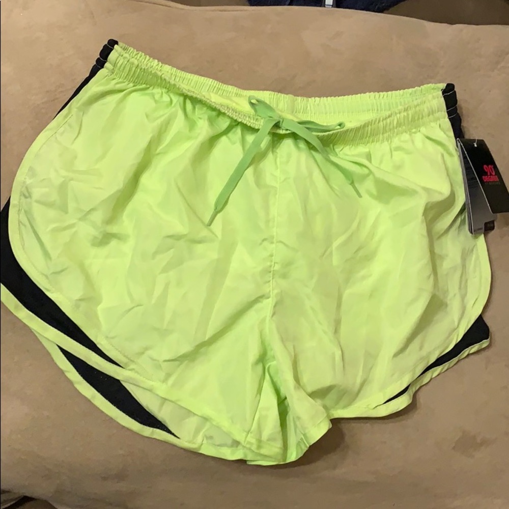 90 Degree By Reflex Neon green and Black running Shorts   Size Medium